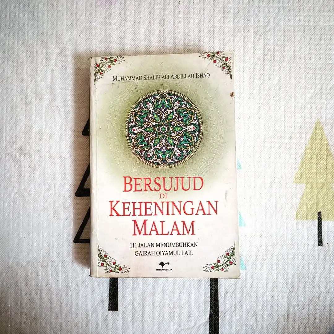 Bersujud Di Keheningan Malam - gambar 1