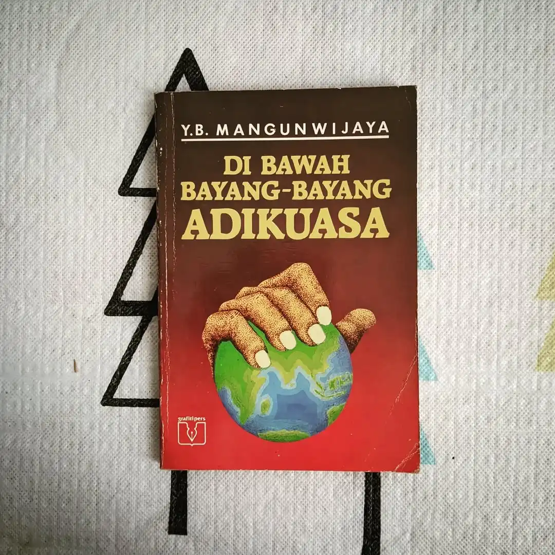 DI BAWAH BAYANG-BAYANG ADIKUASA - gambar 1
