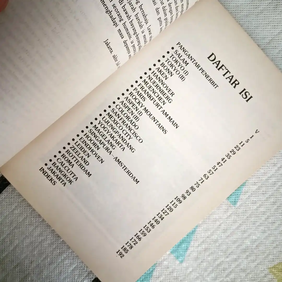 DI BAWAH BAYANG-BAYANG ADIKUASA - gambar 2