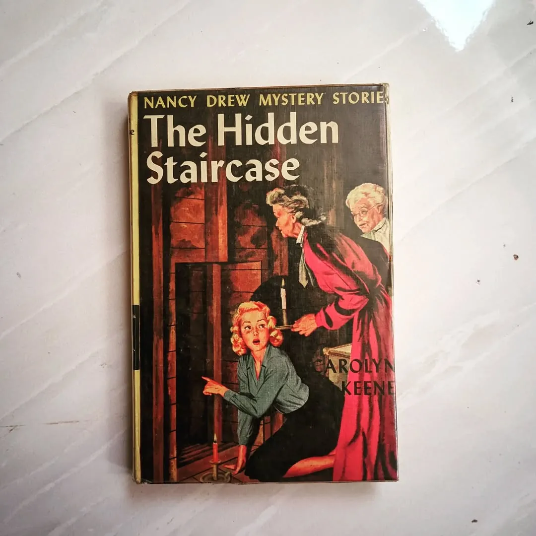 The Hidden Staircase - gambar 1